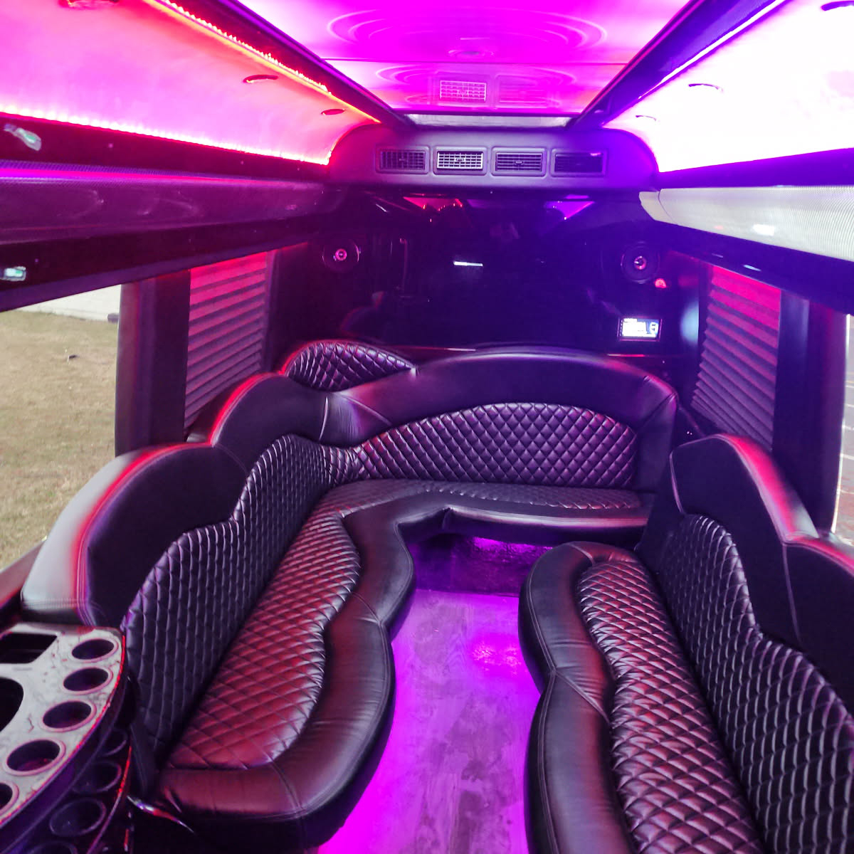 hummer stretch limo H2 24-28 passenger limousine