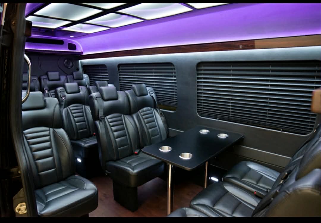 hummer stretch limo H2 24-28 passenger limousine